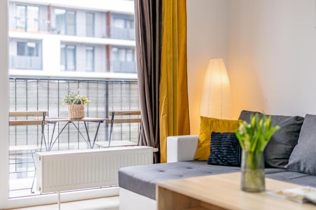 Cityscape Oasis: Active Studio Heaven Братислава Екстериор снимка