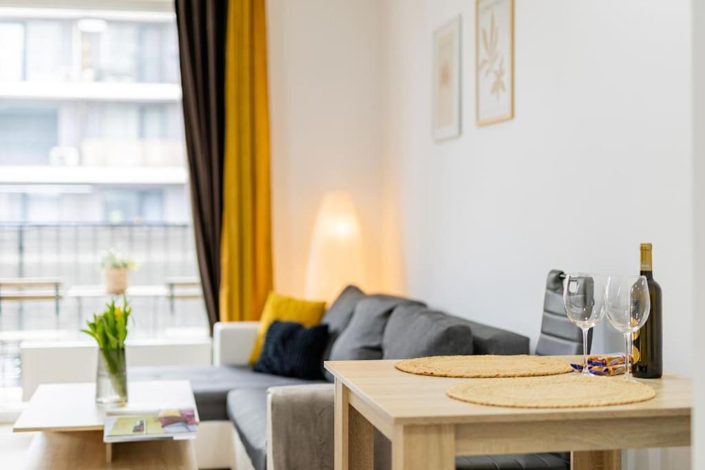 Cityscape Oasis: Active Studio Heaven Братислава Екстериор снимка